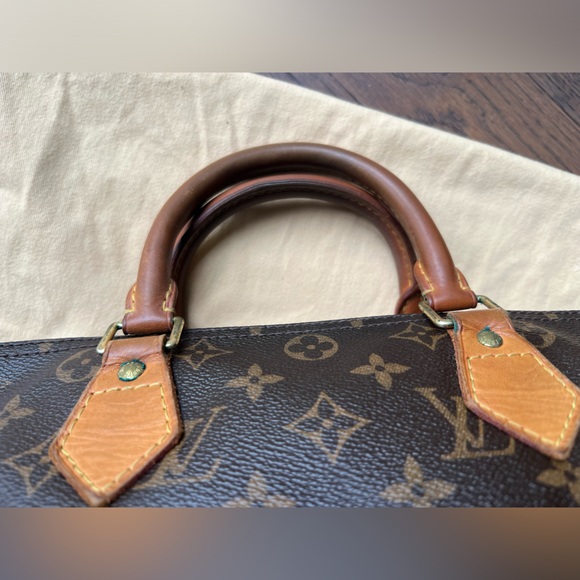 Authentic Vintage Monogram Louis Vuitton Speedy 30 - Picture 3 of 13